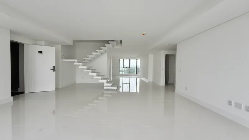 Living com escada interna, unidade 2901