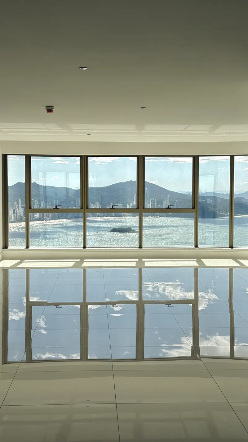 Vista da sala, unidade 5301